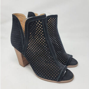 Lucky Brand Larise Bootie Size 9.5 Round Peep Toe Perforated Suede Upper Black